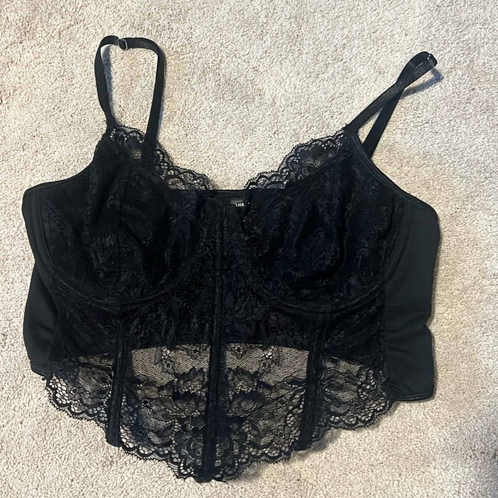 size XL black lace cropped corset top